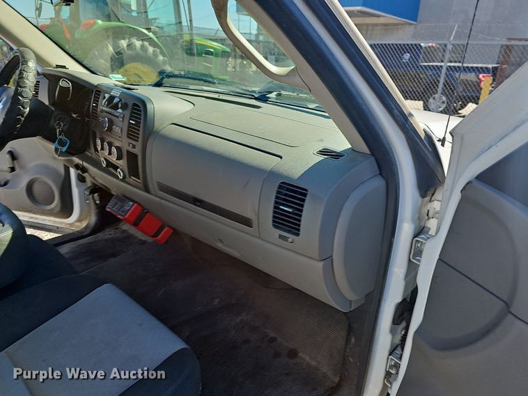 image for item EJ5876 2008 Chevrolet Silverado 1500 pickup truck