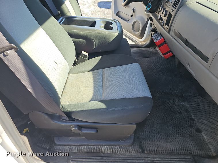 image for item EJ5876 2008 Chevrolet Silverado 1500 pickup truck