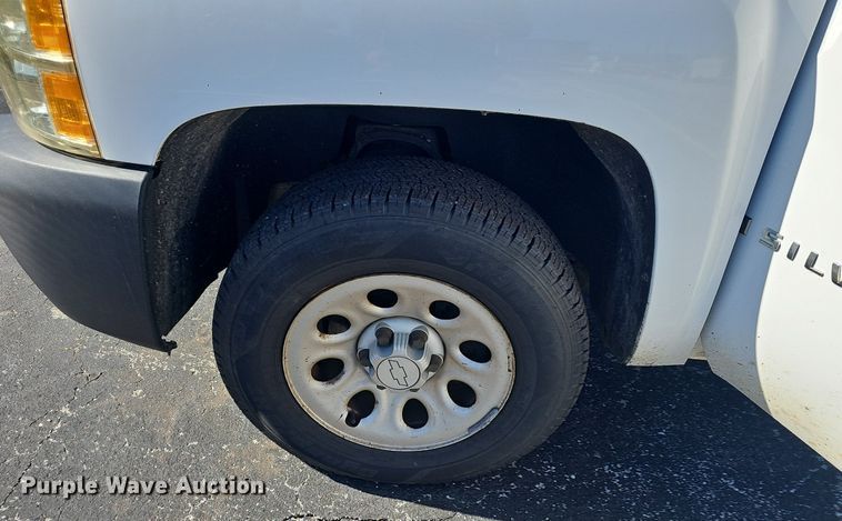 image for item EJ5876 2008 Chevrolet Silverado 1500 pickup truck