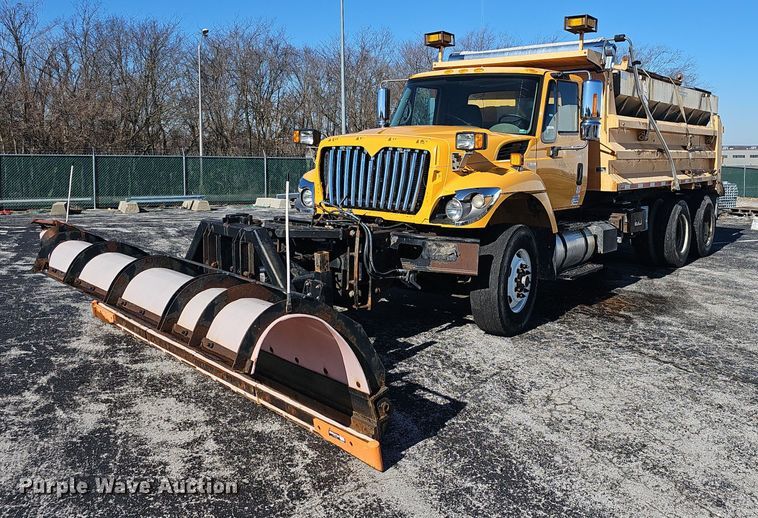 image for item EJ5879 2009 International 7400 dump truck