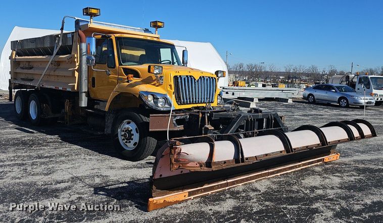 image for item EJ5879 2009 International 7400 dump truck