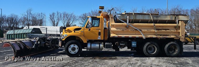 image for item EJ5879 2009 International 7400 dump truck