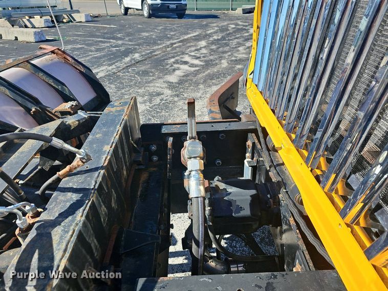 image for item EJ5879 2009 International 7400 dump truck