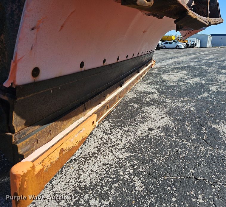 image for item EJ5879 2009 International 7400 dump truck