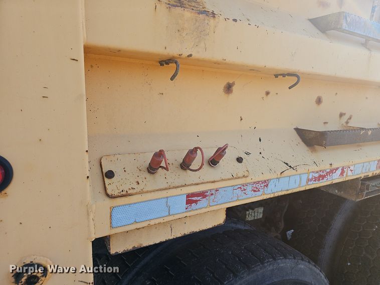 image for item EJ5879 2009 International 7400 dump truck