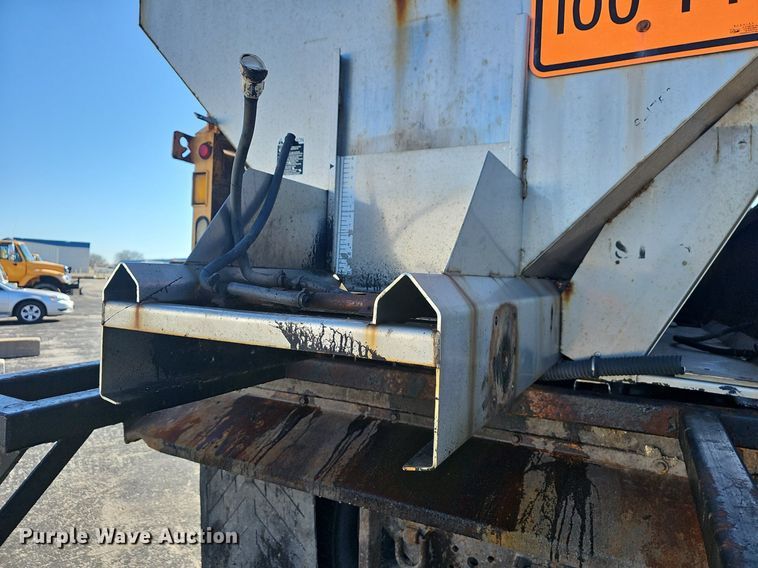 image for item EJ5879 2009 International 7400 dump truck