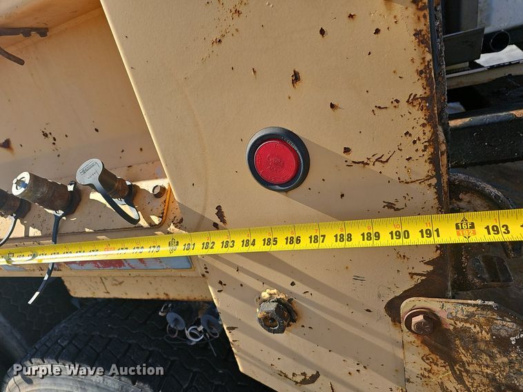 image for item EJ5879 2009 International 7400 dump truck