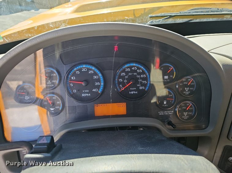 image for item EJ5879 2009 International 7400 dump truck