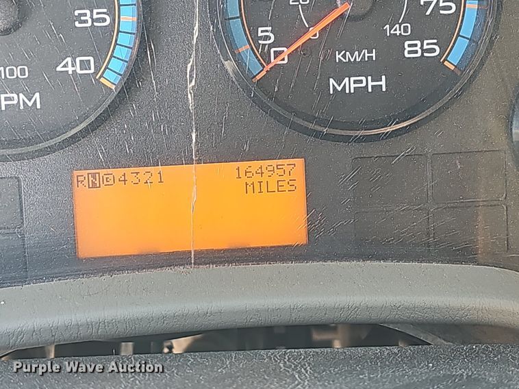 image for item EJ5879 2009 International 7400 dump truck