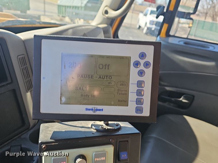 image for item EJ5879 2009 International 7400 dump truck