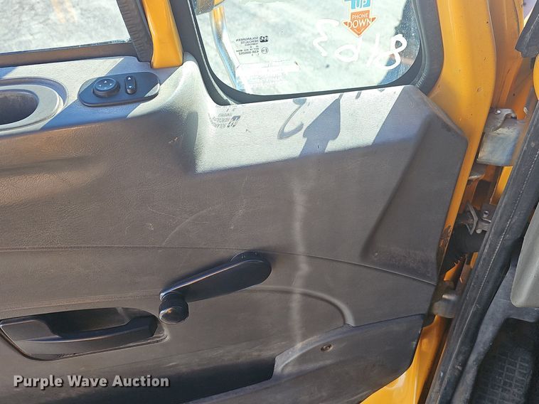 image for item EJ5879 2009 International 7400 dump truck