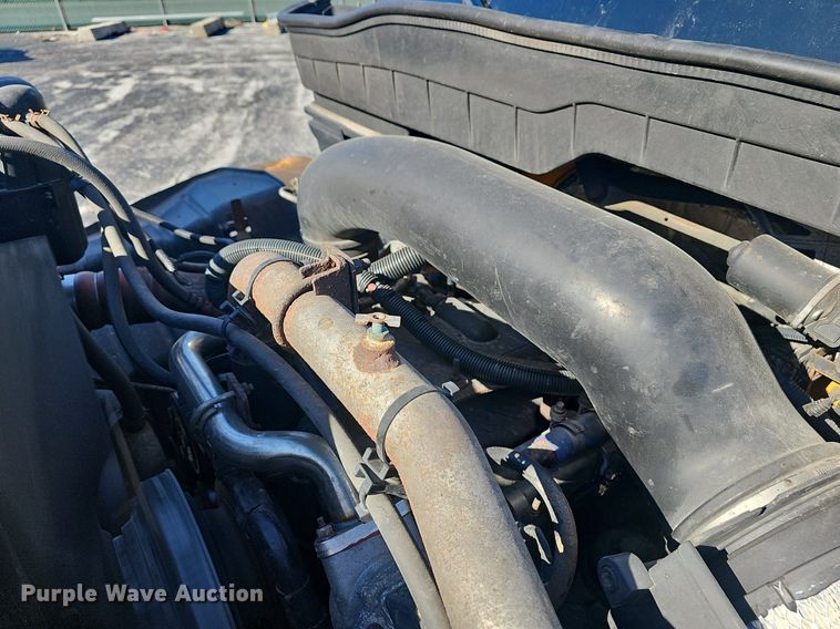 image for item EJ5879 2009 International 7400 dump truck