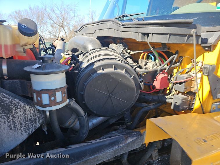 image for item EJ5879 2009 International 7400 dump truck