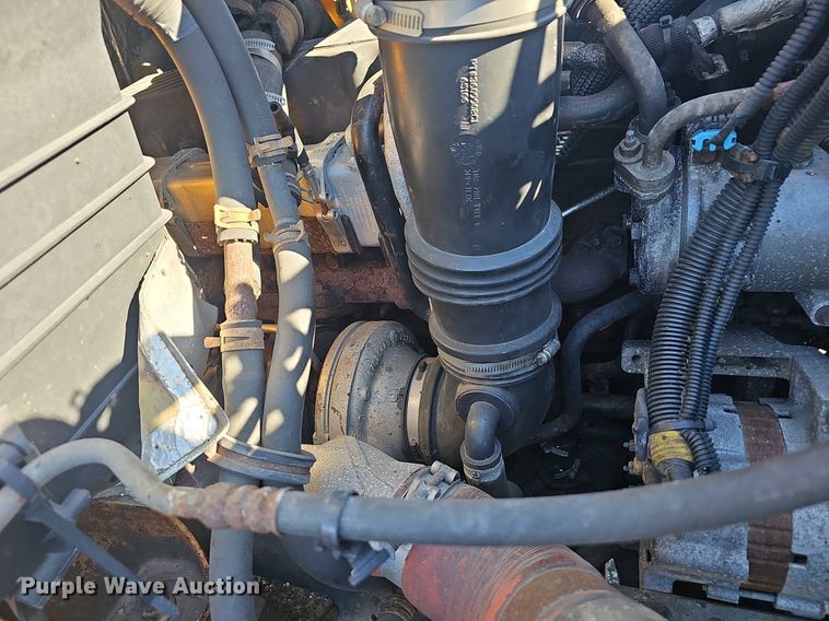 image for item EJ5879 2009 International 7400 dump truck