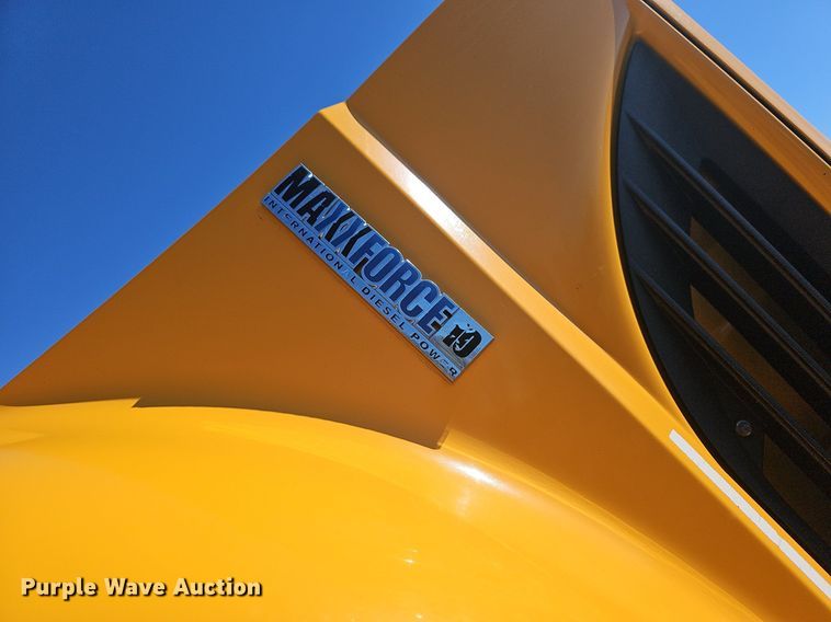 image for item EJ5879 2009 International 7400 dump truck