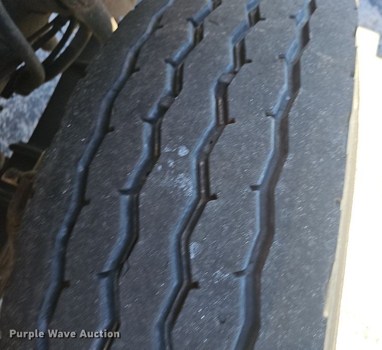 image for item EJ5879 2009 International 7400 dump truck