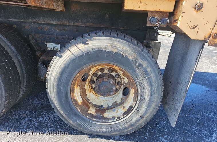 image for item EJ5879 2009 International 7400 dump truck