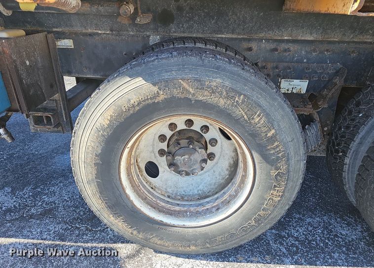 image for item EJ5879 2009 International 7400 dump truck