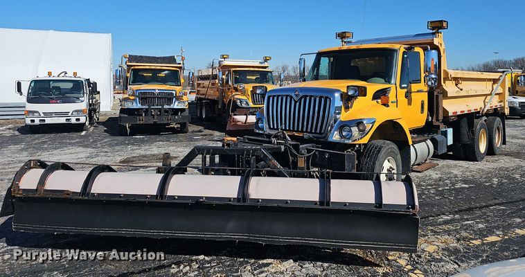 image for item EJ5881 2009 International 7500 dump truck