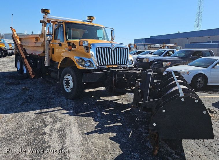 image for item EJ5881 2009 International 7500 dump truck
