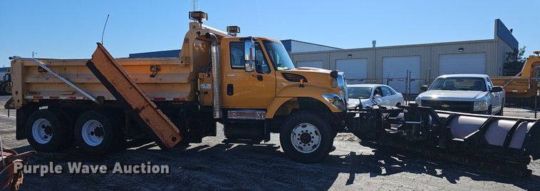 image for item EJ5881 2009 International 7500 dump truck