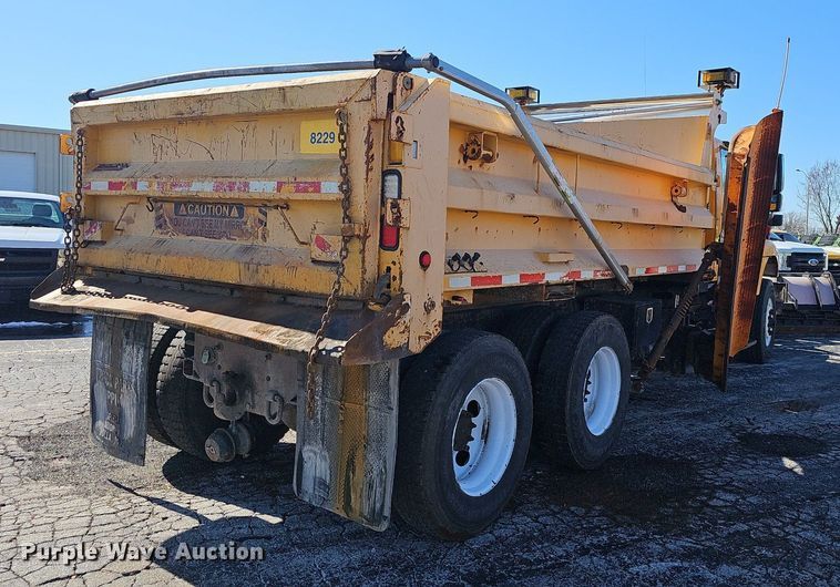 image for item EJ5881 2009 International 7500 dump truck