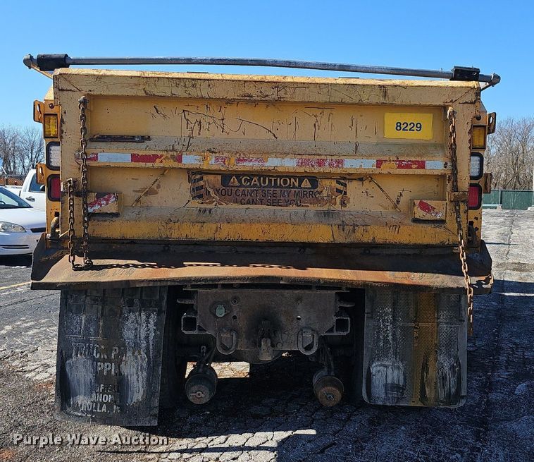 image for item EJ5881 2009 International 7500 dump truck