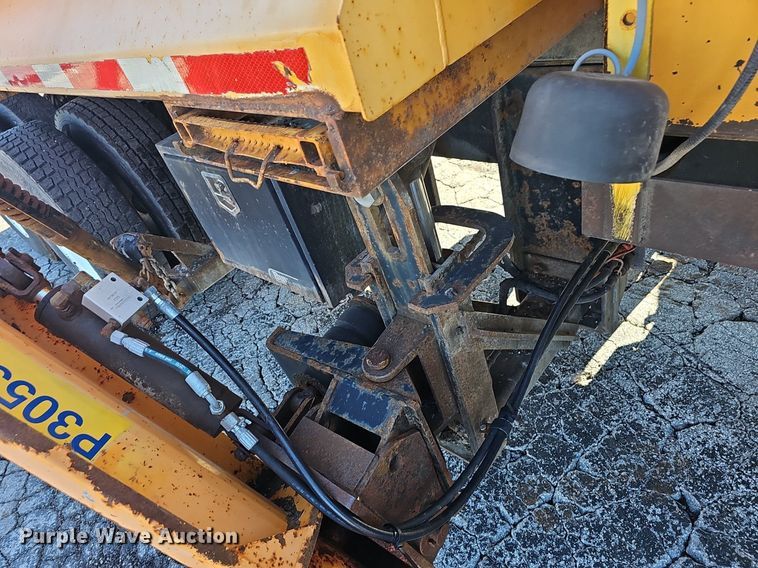 image for item EJ5881 2009 International 7500 dump truck