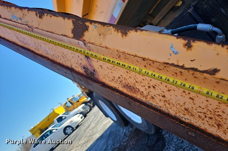 image for item EJ5881 2009 International 7500 dump truck