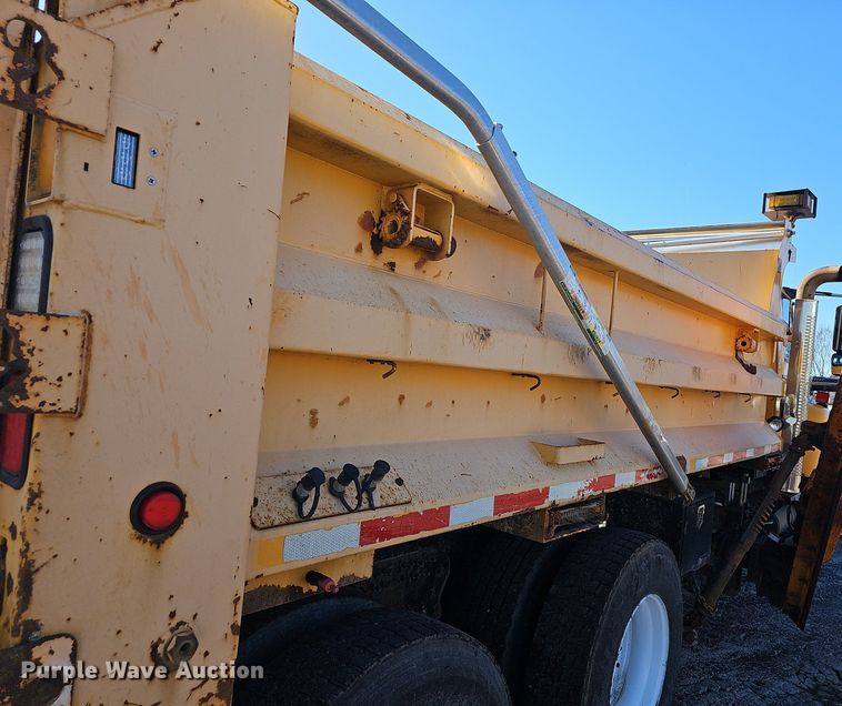 image for item EJ5881 2009 International 7500 dump truck