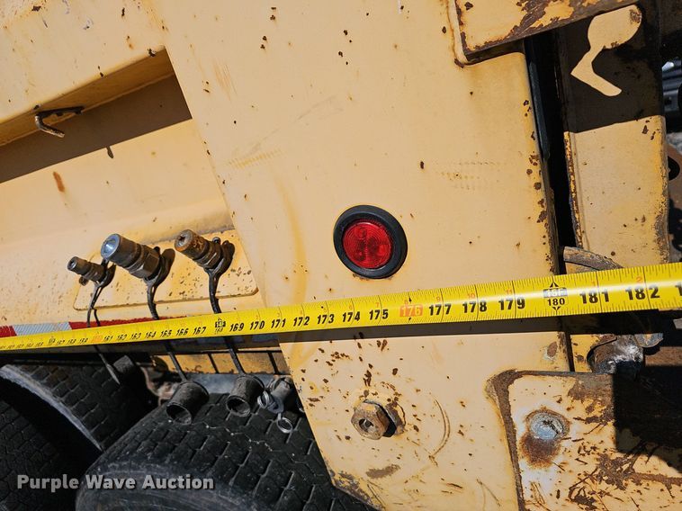 image for item EJ5881 2009 International 7500 dump truck