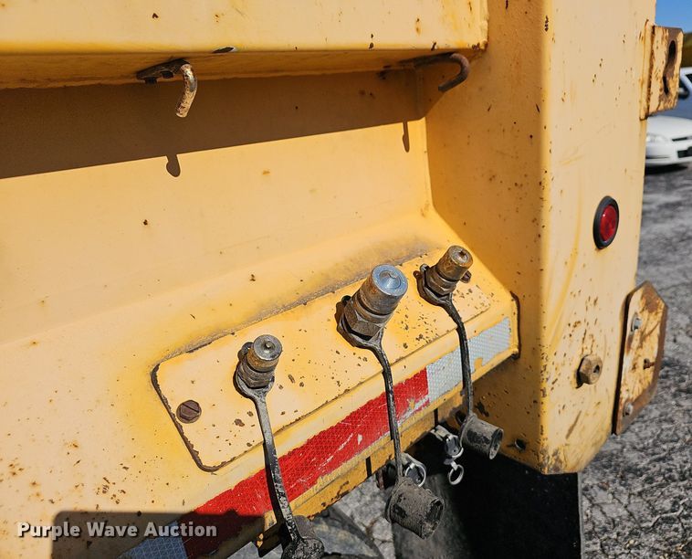 image for item EJ5881 2009 International 7500 dump truck