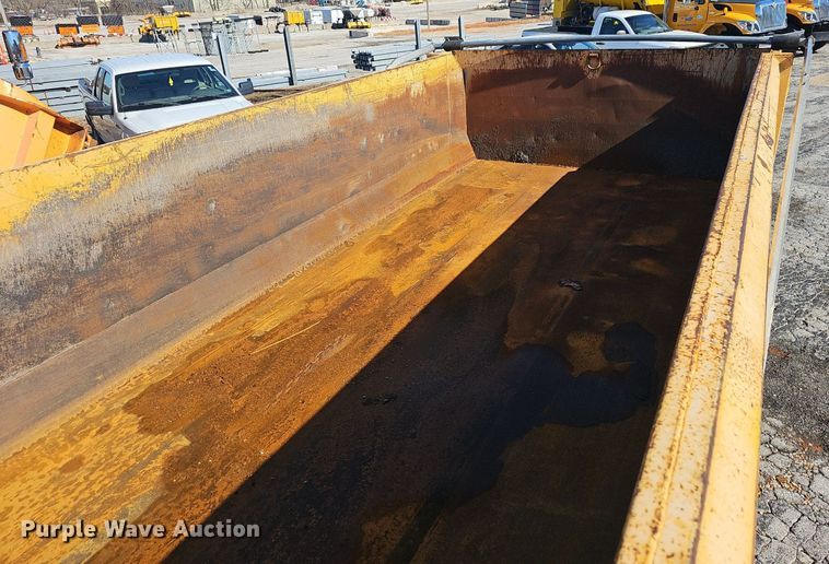 image for item EJ5881 2009 International 7500 dump truck