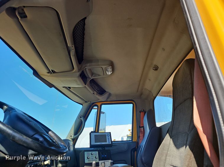 image for item EJ5881 2009 International 7500 dump truck