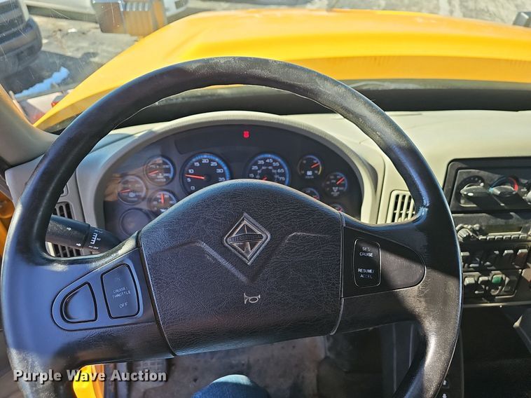 image for item EJ5881 2009 International 7500 dump truck