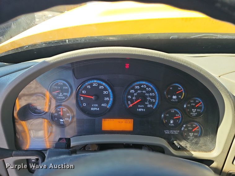 image for item EJ5881 2009 International 7500 dump truck