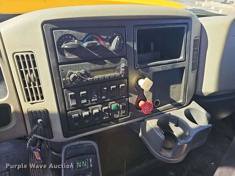 image for item EJ5881 2009 International 7500 dump truck