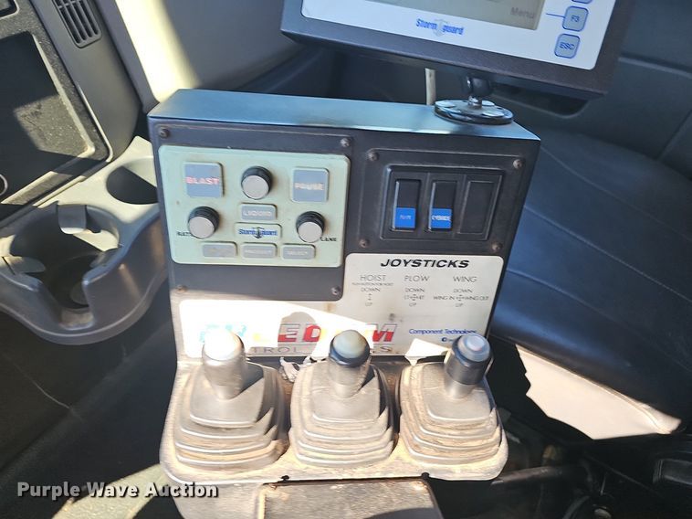 image for item EJ5881 2009 International 7500 dump truck