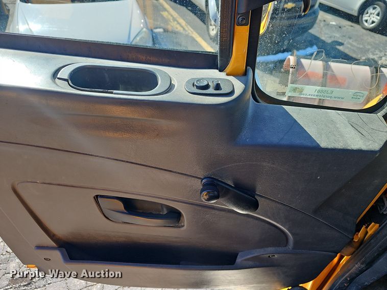 image for item EJ5881 2009 International 7500 dump truck