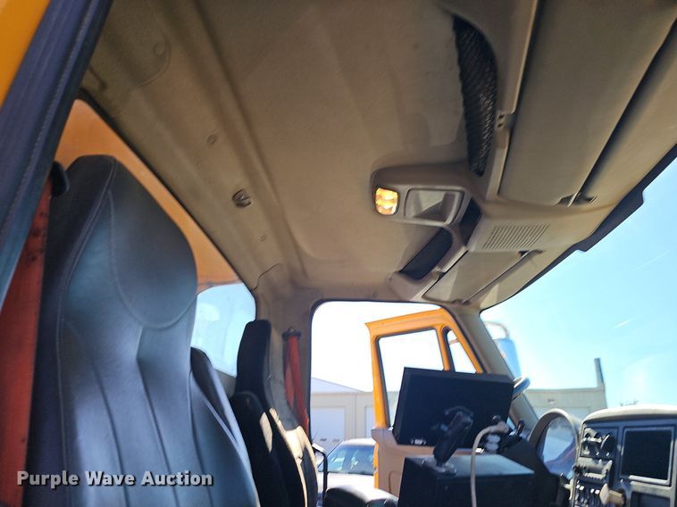 image for item EJ5881 2009 International 7500 dump truck