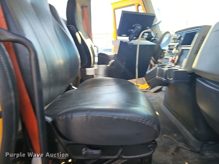 image for item EJ5881 2009 International 7500 dump truck