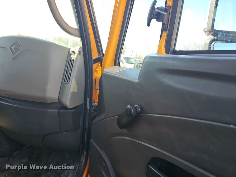 image for item EJ5881 2009 International 7500 dump truck