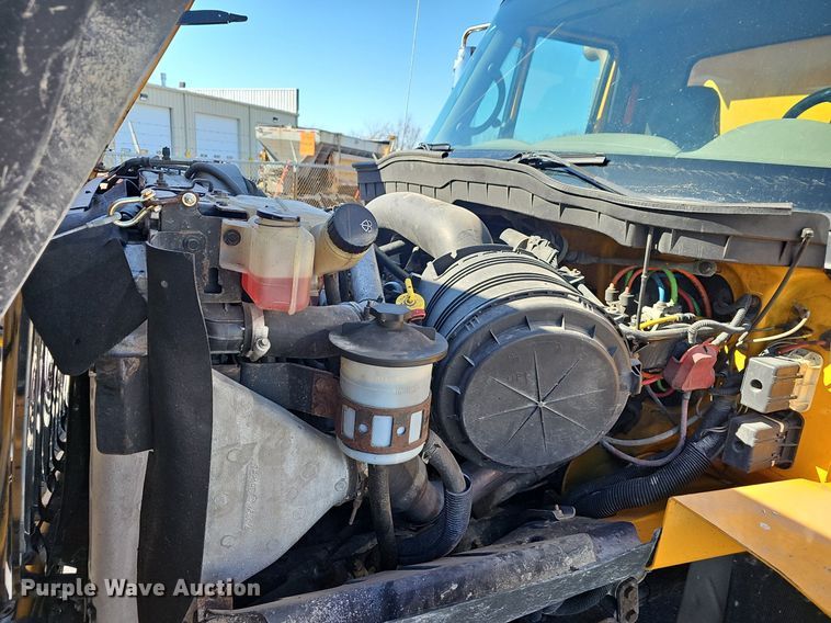 image for item EJ5881 2009 International 7500 dump truck