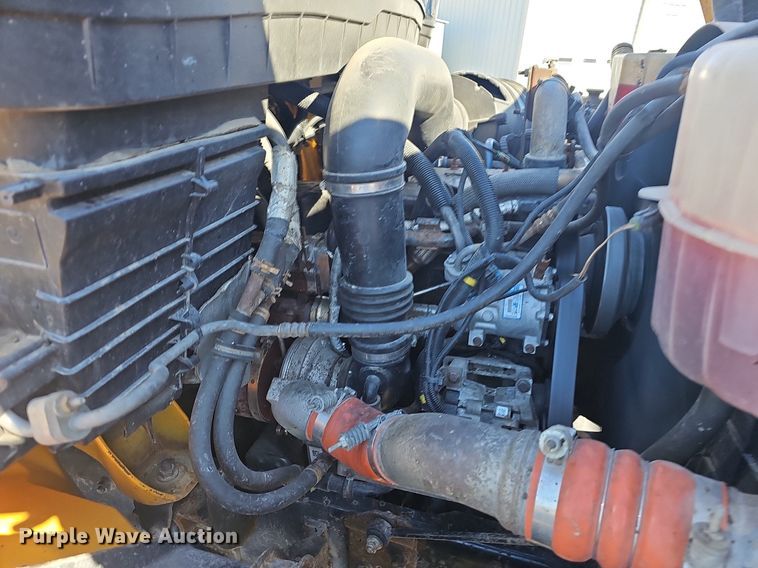 image for item EJ5881 2009 International 7500 dump truck