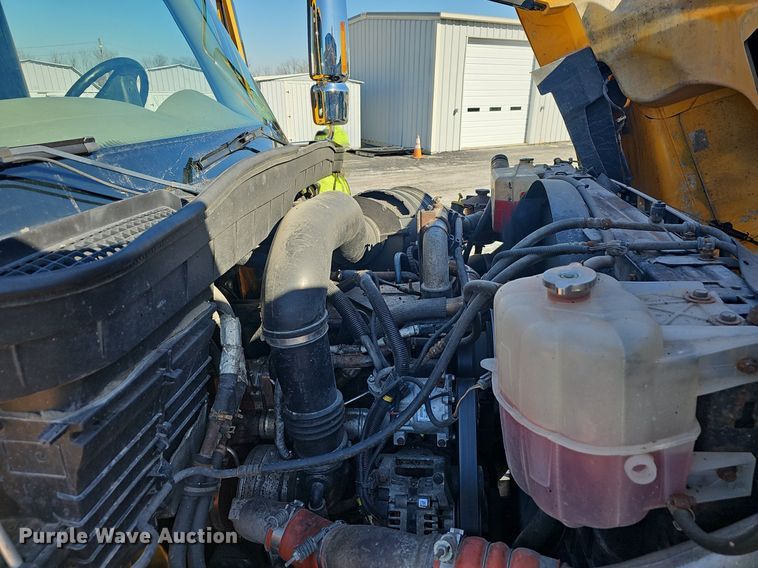 image for item EJ5881 2009 International 7500 dump truck