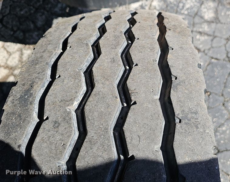 image for item EJ5881 2009 International 7500 dump truck