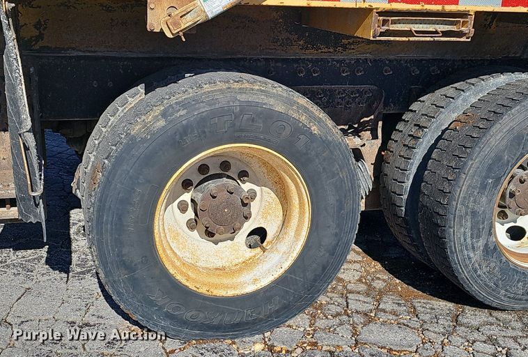 image for item EJ5881 2009 International 7500 dump truck