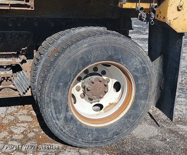 image for item EJ5881 2009 International 7500 dump truck