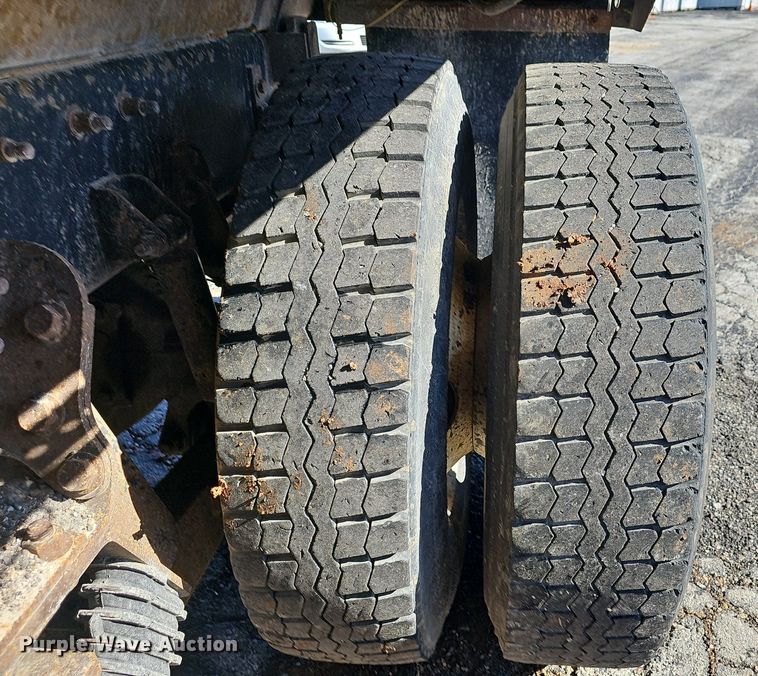 image for item EJ5881 2009 International 7500 dump truck