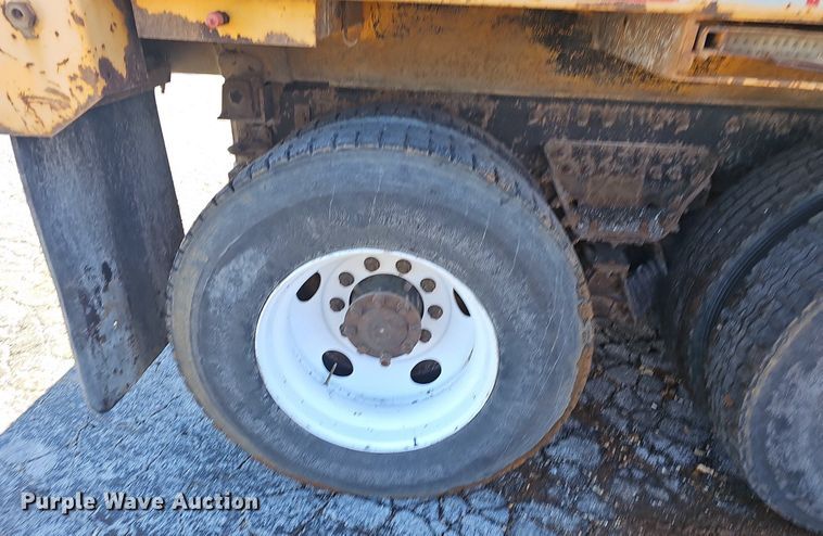 image for item EJ5881 2009 International 7500 dump truck